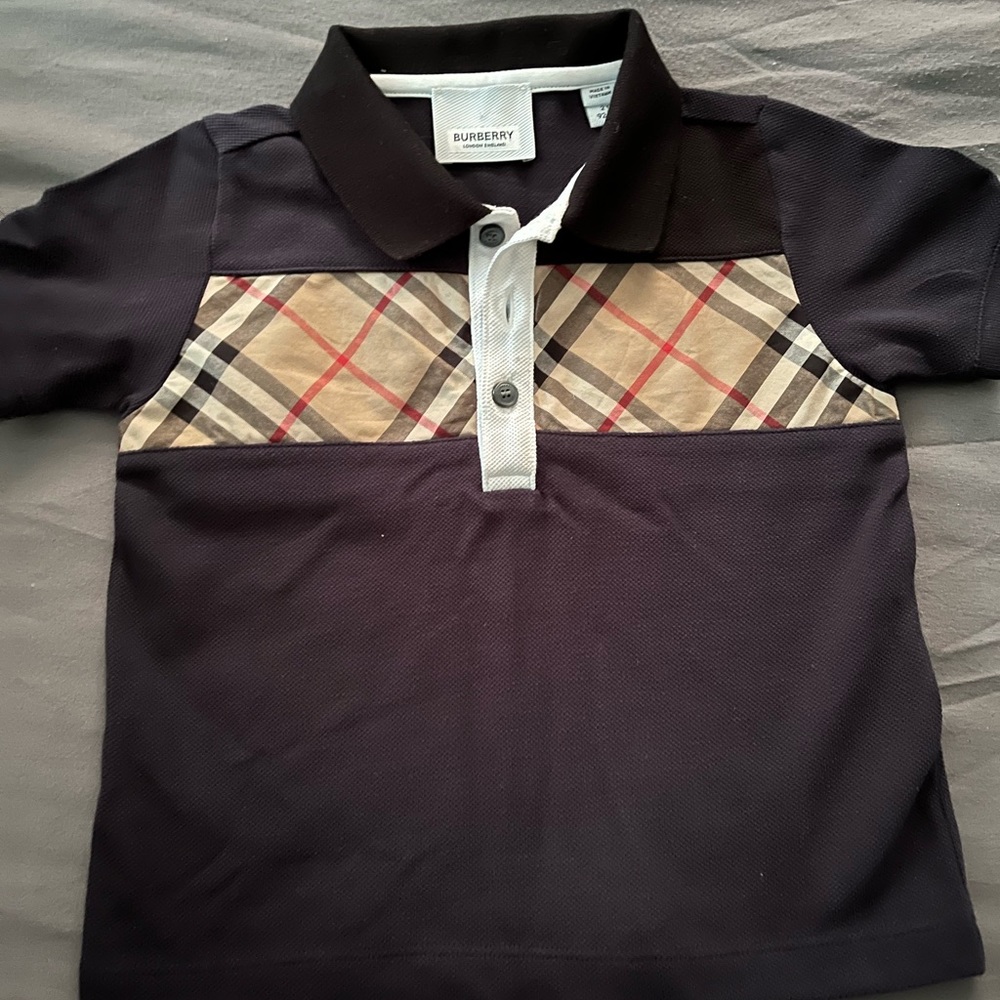 Lightly worn authentic Burberry shirt